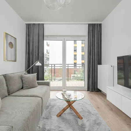 Stylish One Bedroom In With Free Parking And Balcony By Renters Apartment Breslau