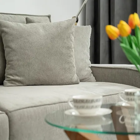 Apartment Stylish One Bedroom In With Free Parking And Balcony By Renters