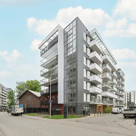 Stylish One Bedroom In With Free Parking And Balcony By Renters